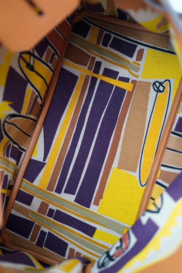 Hermès Birkin 35 in Veau Taurillon Clemence inside