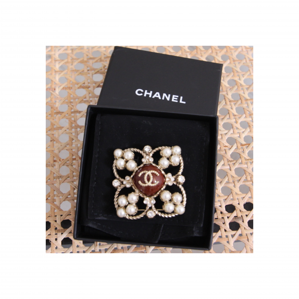 Win a Chanel 'The Brasserie Gabrielle' Brooch Pendant - Image 3